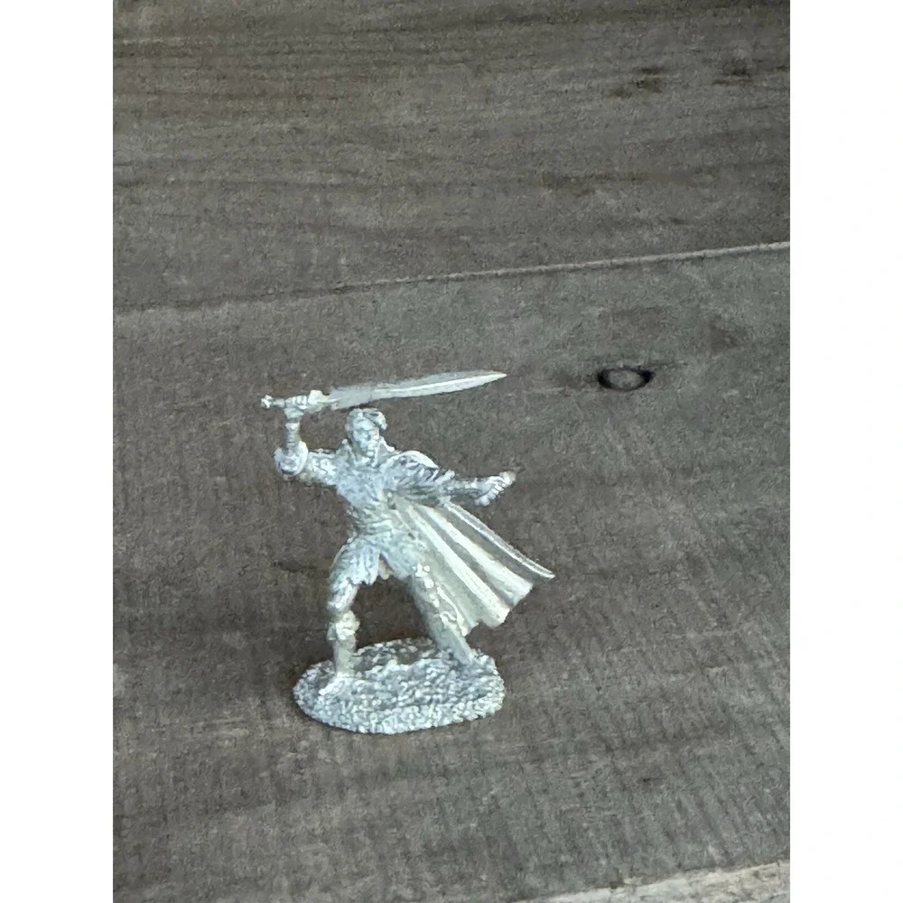 Vintage Dungeons & Dragons Rare Metal Miniature‎ D&D Fighter On Rock